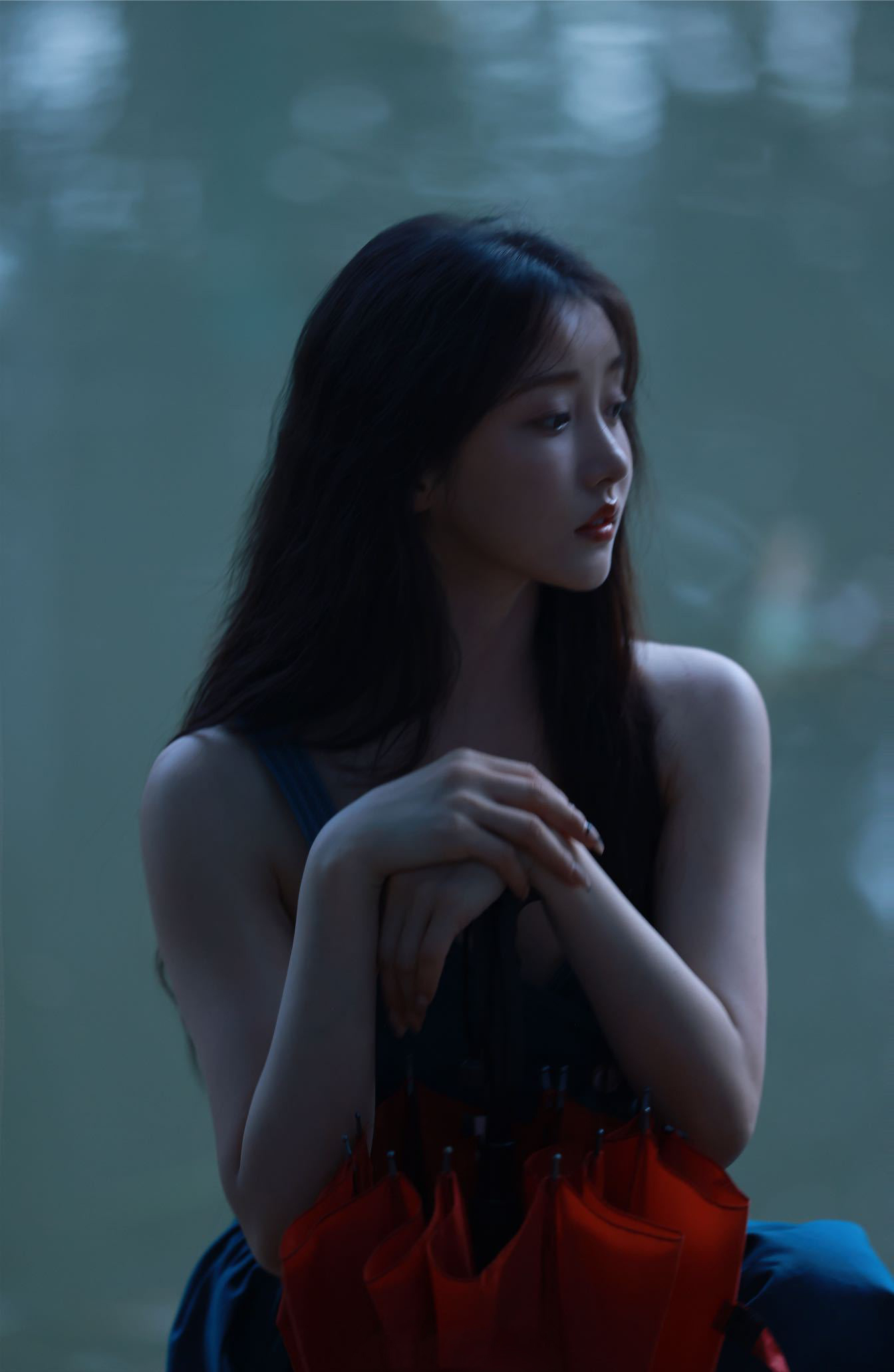 姜贞羽释出的这组森系写真把她身上的那种氧气感气质展现了出来__财经