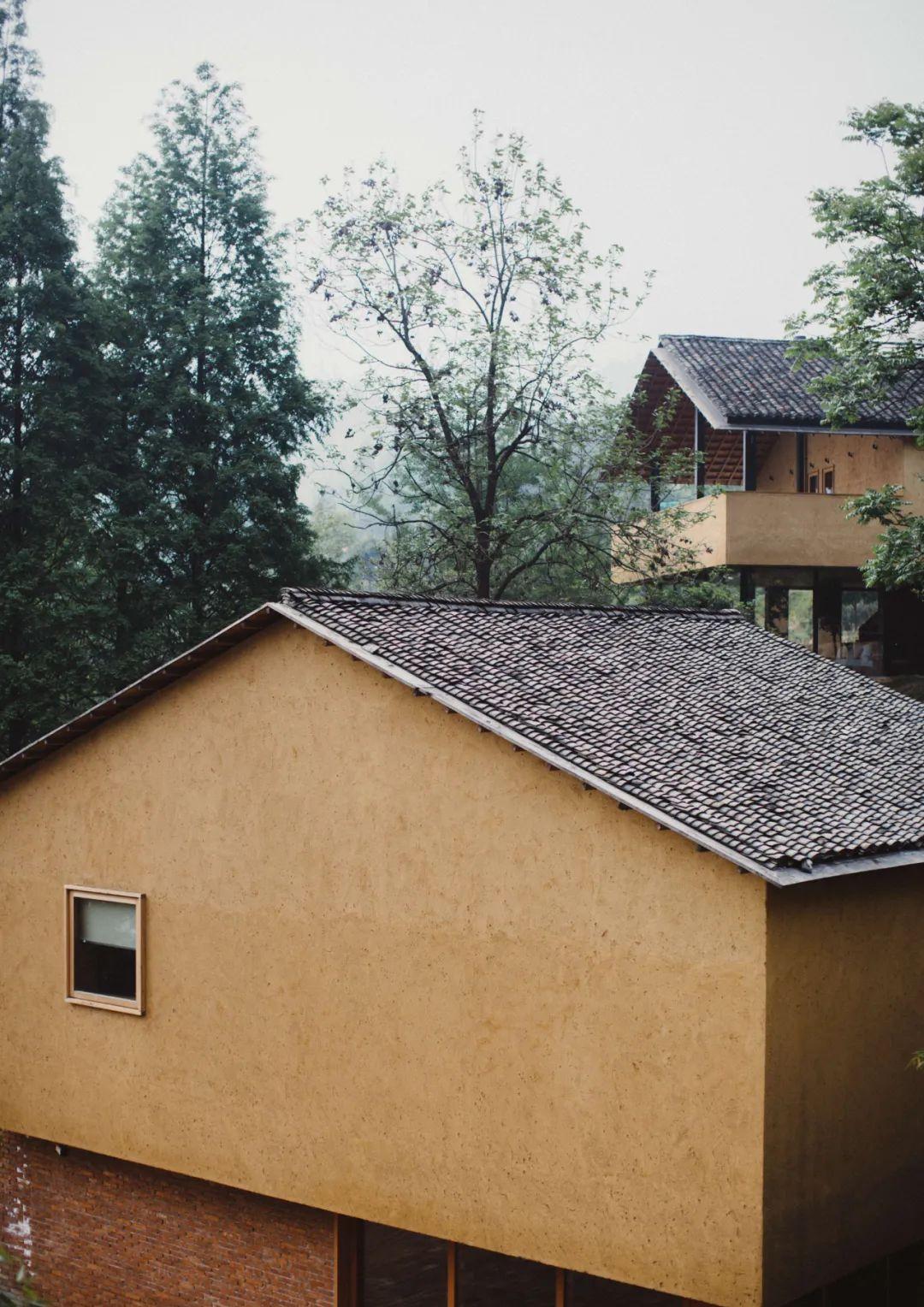 在山里的民宿婚礼,低调又神秘的红砖婚礼