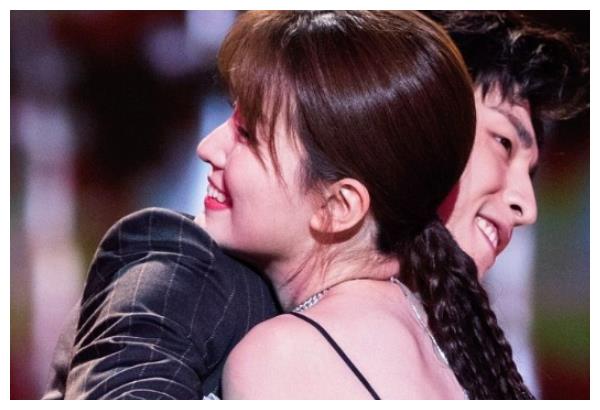 邓伦吻过的4位女明星,第2个超甜蜜,最后一个甜的发齁!
