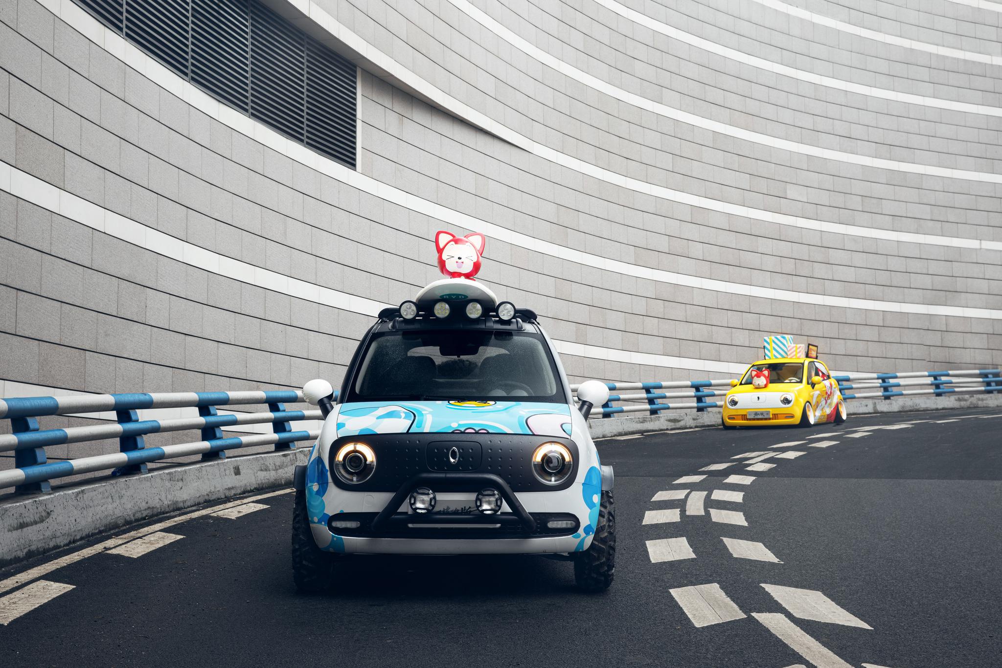 萌力加倍 相"渝"街头 欧拉黑猫解锁最in潮改