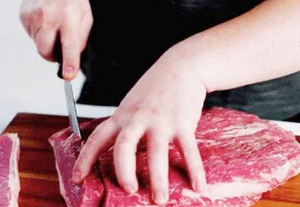 各国厨师比刀工，中国厨师一把菜刀镇全场，网友：国外厨子真好混休闲区蓝鸢梦想 - Www.slyday.coM