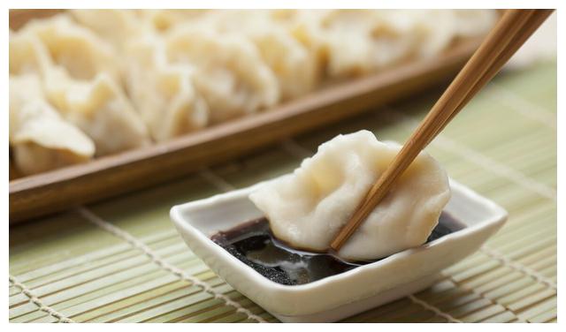 吃饺子时搭配好蘸汁才更好吃教你一个蘸汁配方