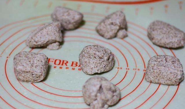 自己在家做的红豆沙馅饼,外脆内软,孩子隔三差五就嚷着要吃休闲区蓝鸢梦想 - Www.slyday.coM 自己在家做的红豆沙馅饼,外脆内软,孩子隔三差五就嚷着要吃休闲区蓝鸢梦想 - Www.slyday.coM