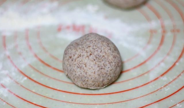 自己在家做的红豆沙馅饼,外脆内软,孩子隔三差五就嚷着要吃休闲区蓝鸢梦想 - Www.slyday.coM 自己在家做的红豆沙馅饼,外脆内软,孩子隔三差五就嚷着要吃休闲区蓝鸢梦想 - Www.slyday.coM