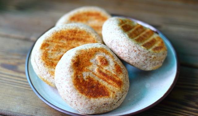 自己在家做的红豆沙馅饼,外脆内软,孩子隔三差五就嚷着要吃休闲区蓝鸢梦想 - Www.slyday.coM 自己在家做的红豆沙馅饼,外脆内软,孩子隔三差五就嚷着要吃休闲区蓝鸢梦想 - Www.slyday.coM