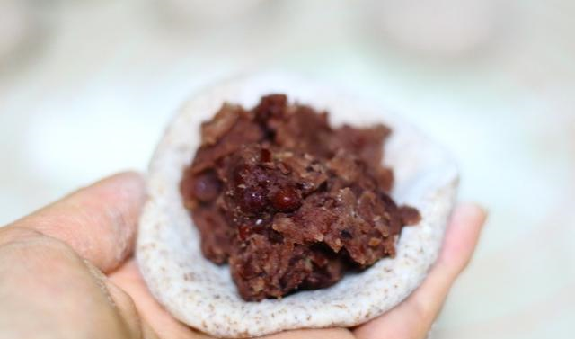 自己在家做的红豆沙馅饼,外脆内软,孩子隔三差五就嚷着要吃休闲区蓝鸢梦想 - Www.slyday.coM 自己在家做的红豆沙馅饼,外脆内软,孩子隔三差五就嚷着要吃休闲区蓝鸢梦想 - Www.slyday.coM