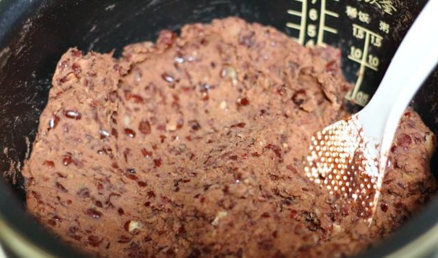 自己在家做的红豆沙馅饼,外脆内软,孩子隔三差五就嚷着要吃休闲区蓝鸢梦想 - Www.slyday.coM 自己在家做的红豆沙馅饼,外脆内软,孩子隔三差五就嚷着要吃休闲区蓝鸢梦想 - Www.slyday.coM