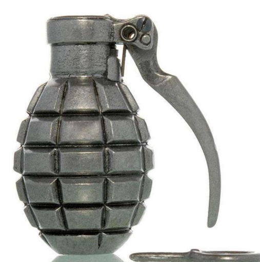 打仗时真的能把手榴弹扔进坦克主炮里吗