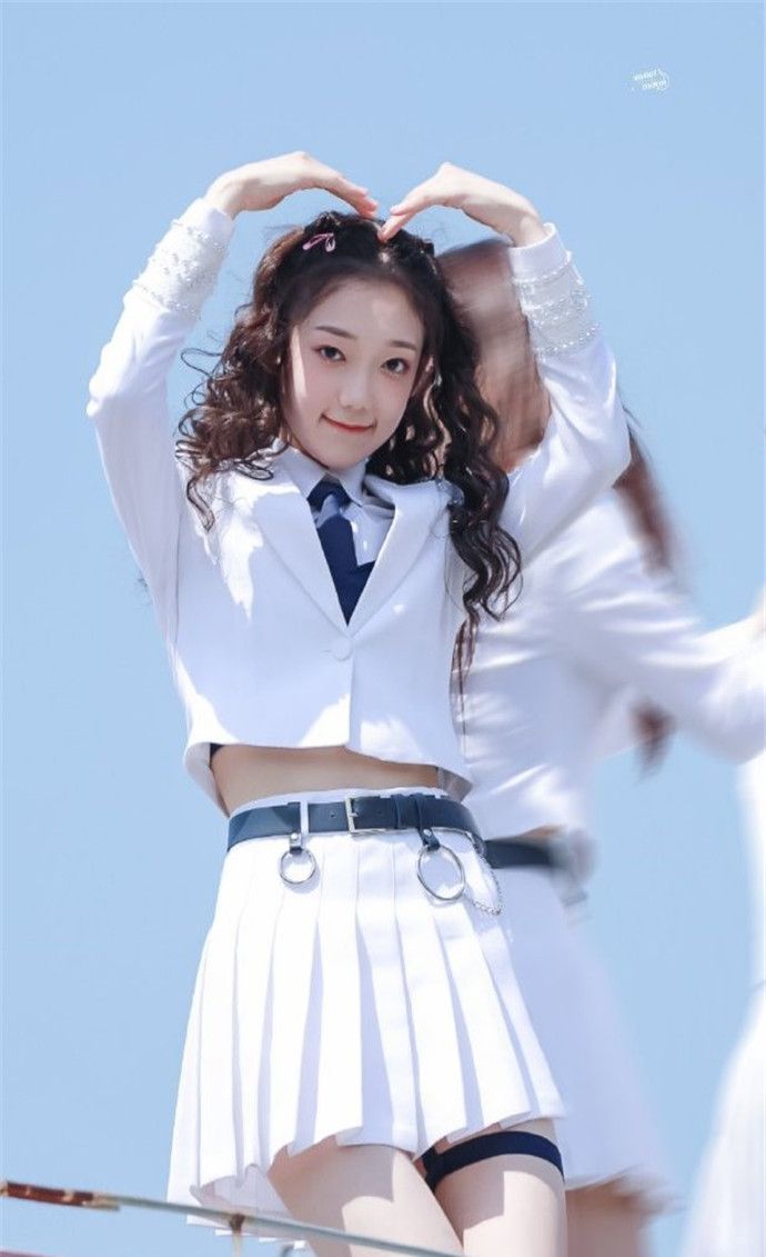 1 / 7 林君怡这些年没干别的,尽在营里边训练了,《创造营101》她就