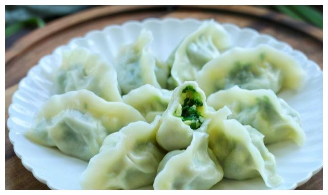包韭菜素馅饺子,牢记"调馅3部曲"韭菜不黑不出水,吃着不烧心__财经