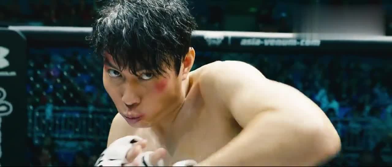 羞羞的铁拳:艾伦坚持比赛,实在是太不容易了!