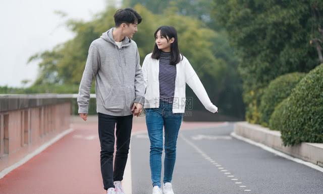 深爱过的男女,分手后,做不回朋友|情侣|两个人|内心_新浪新闻