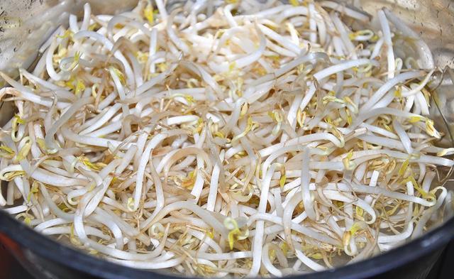 下饭东北菜的代表,脆嫩爽滑,南方朋友吃了也赞不绝口|南方|豆芽|粉条