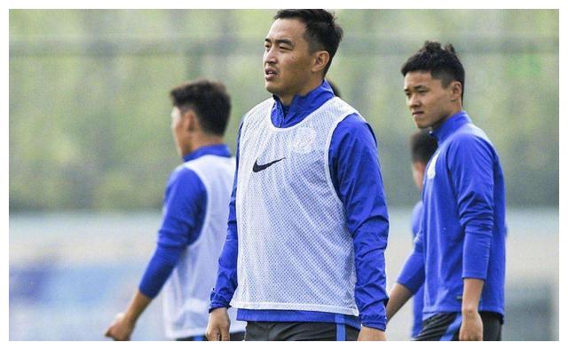 徐弘有望出山若执教大连可招揽冯潇霆两人师傅反目到冰释前嫌