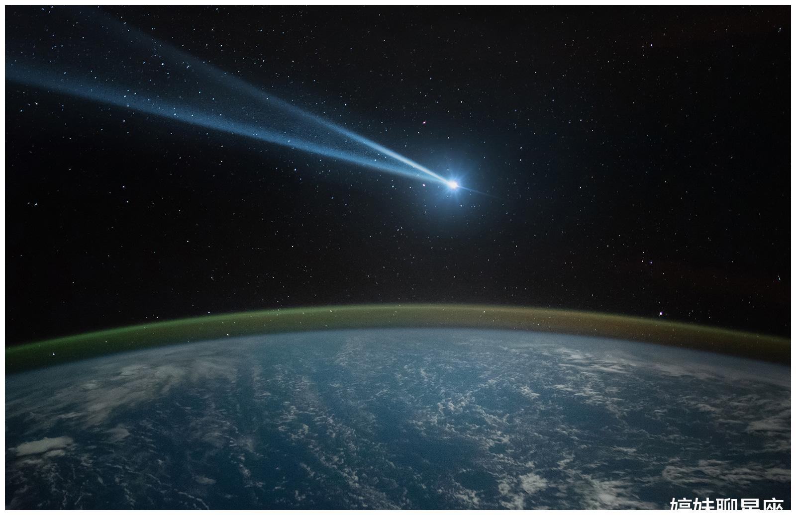 史上最亮彗星盘点 哈雷彗星回归周期揭秘