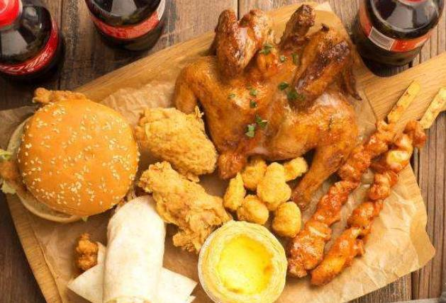 同样是吃自助餐，看了中国的，再看<a href=