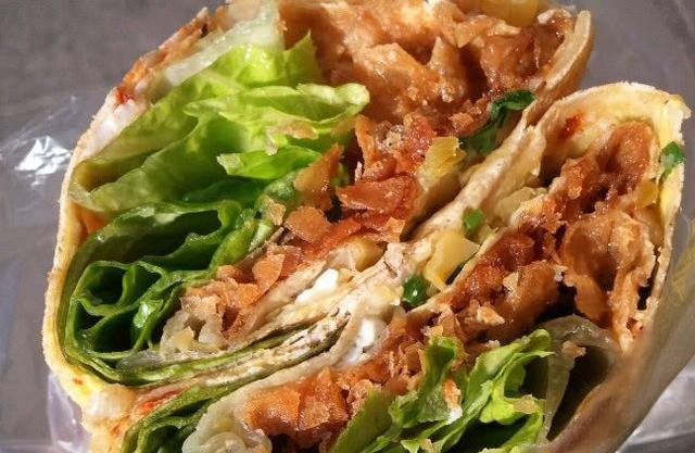 这种才叫煎饼果子用料不是一般的奢侈看得简直要流口水了