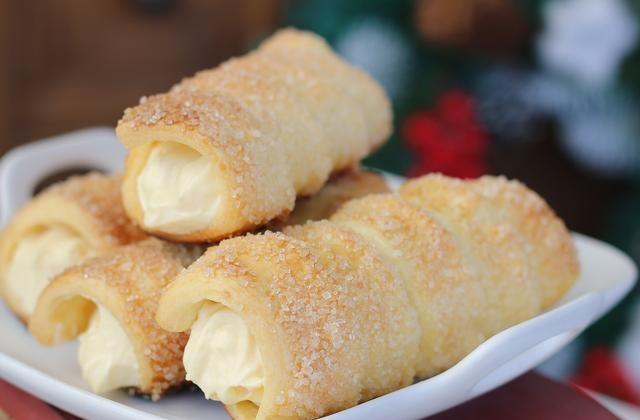 网红美食,最好吃,又香又酥,奶油夹心,隔壁小孩都馋哭了