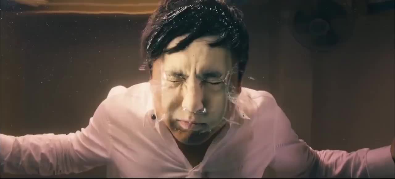 夏洛特烦恼沈腾自认为醒不过来便开始烧书烧教室了