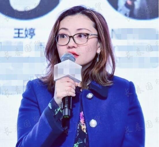 王刚42岁女儿近照曝光,秀外慧中精明干练系公司高管|王婷|王刚|女儿