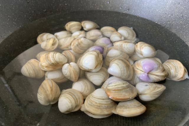 花蛤吐沙用盐还是用油都不对多加这一步半小时吐净泥沙