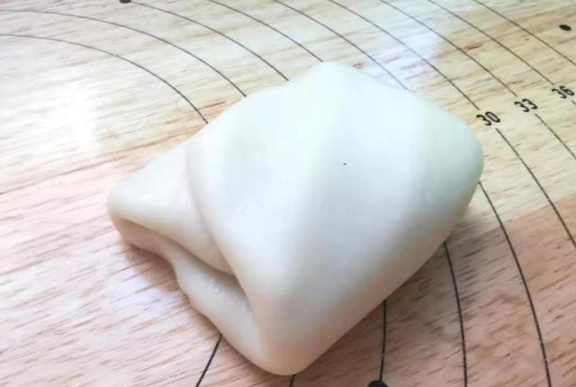 大厨分享出的菊花酥配方，做法和步骤都告诉你，自己在家轻松做休闲区蓝鸢梦想 - Www.slyday.coM