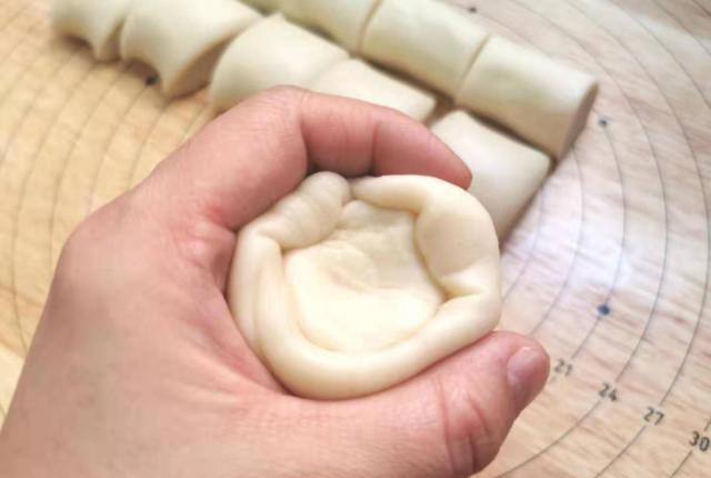 大厨分享出的菊花酥配方，做法和步骤都告诉你，自己在家轻松做休闲区蓝鸢梦想 - Www.slyday.coM