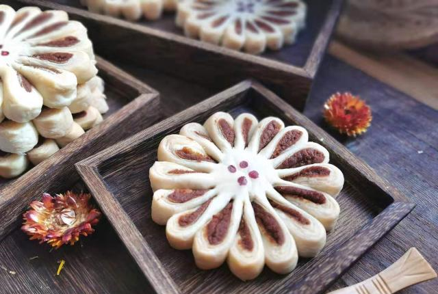 大厨分享出的菊花酥配方，做法和步骤都告诉你，自己在家轻松做休闲区蓝鸢梦想 - Www.slyday.coM