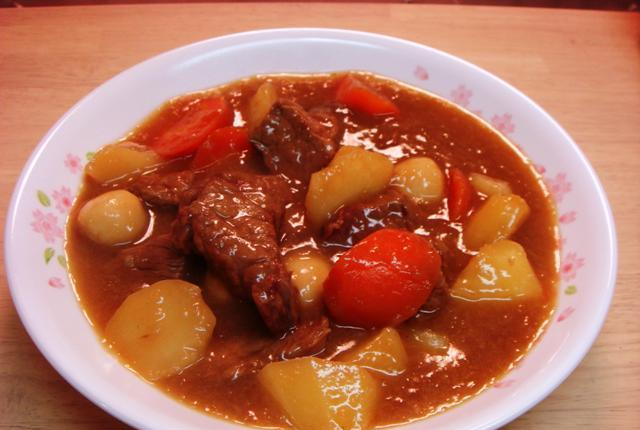 下面这6道菜，哪4道是东北四大炖菜？吃过的能进来说一下吗休闲区蓝鸢梦想 - Www.slyday.coM