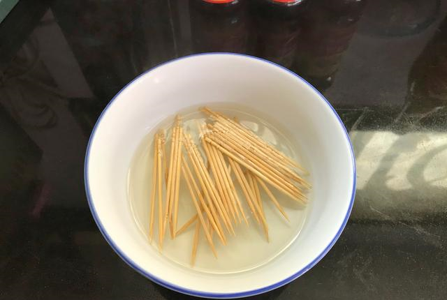 做牙签肉时许多人忽略了这2点难怪吃起来又干又柴还不入味