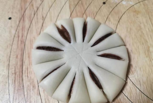 大厨分享出的菊花酥配方，做法和步骤都告诉你，自己在家轻松做休闲区蓝鸢梦想 - Www.slyday.coM