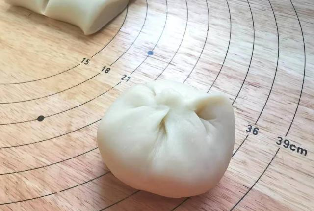 大厨分享出的菊花酥配方，做法和步骤都告诉你，自己在家轻松做休闲区蓝鸢梦想 - Www.slyday.coM