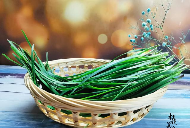 买韭菜,选细叶的还是宽叶的?2种差别大,买错难吃还浪费钱休闲区蓝鸢梦想 - Www.slyday.coM 买韭菜,选细叶的还是宽叶的?2种差别大,买错难吃还浪费钱休闲区蓝鸢梦想 - Www.slyday.coM