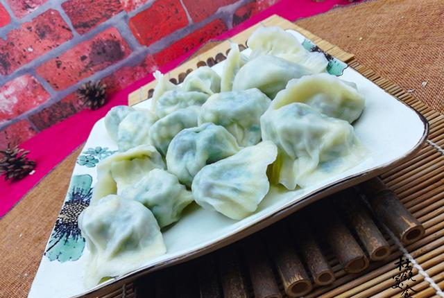 买韭菜,选细叶的还是宽叶的?2种差别大,买错难吃还浪费钱休闲区蓝鸢梦想 - Www.slyday.coM 买韭菜,选细叶的还是宽叶的?2种差别大,买错难吃还浪费钱休闲区蓝鸢梦想 - Www.slyday.coM