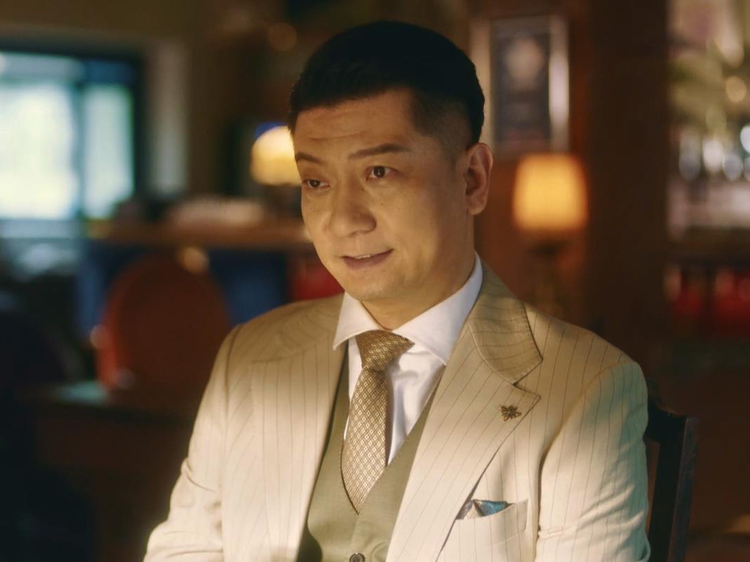 从一开始被困在舅妈家的阳台房,到后来嫁富二代谢宏祖,再到叶谨言