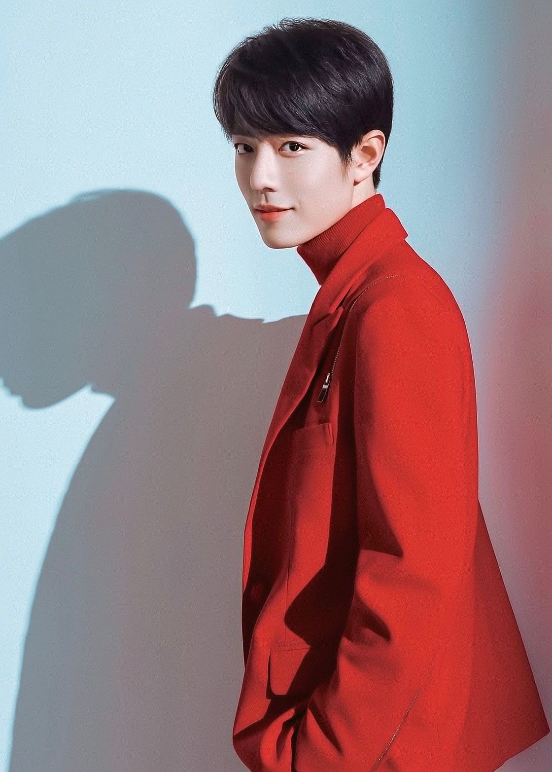 肖战的颜值巅峰,帅到没朋友,感动到让人落泪,红衣飒黑衣酷