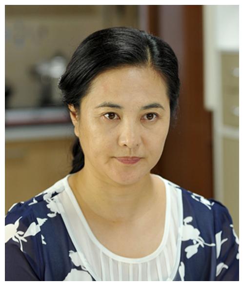 父母爱情剧组:"老丁"还没熬出头,"安杰大嫂"曾是古装美女