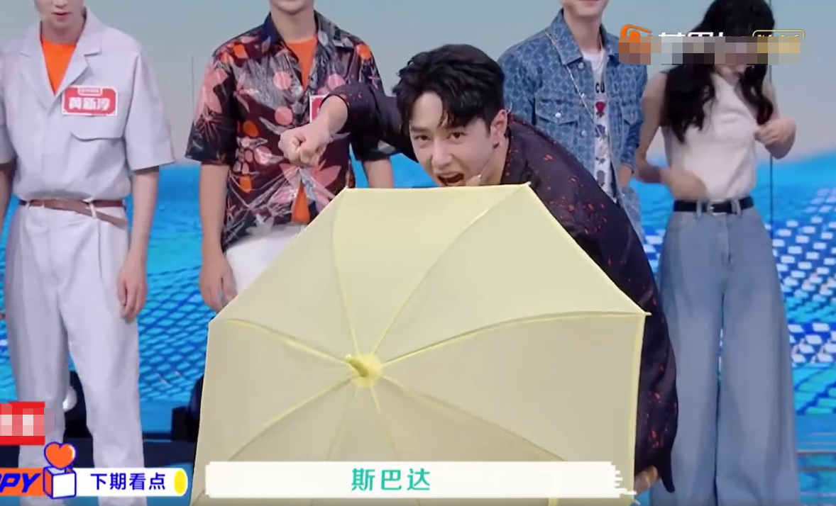 公司文化是服从,让平级员工有需要就使唤同事必须给他帮忙,只要别人不帮他就崩了,这种公司有必要去吗?