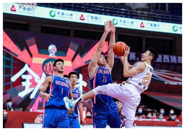 三分60中20后终奋起!近三战23中11,李京龙再成广厦x因素