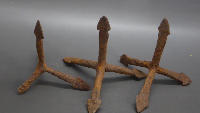 中世纪反步兵和骑兵的利器——铁蒺藜!