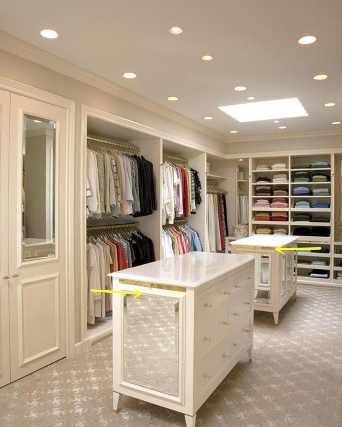 衣帽间除了打柜子,中间放一组岛台左右功能分开,双功