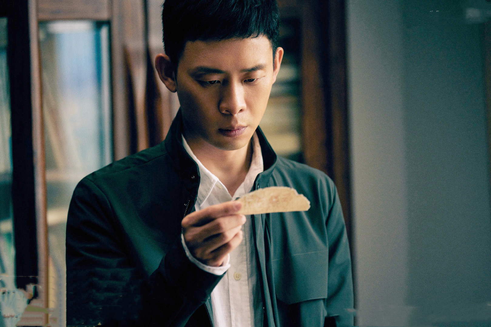 重生之门苏英罗坚陷入信任危机庄文杰被抓走能否逃生