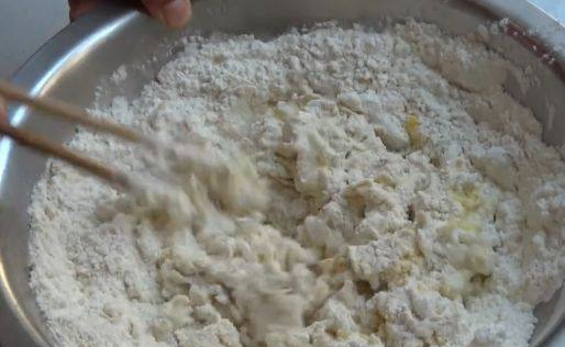 1碗面粉1个鸡蛋，做孩子爱吃的奶油面包卷，绵软醇香，早餐首选休闲区蓝鸢梦想 - Www.slyday.coM