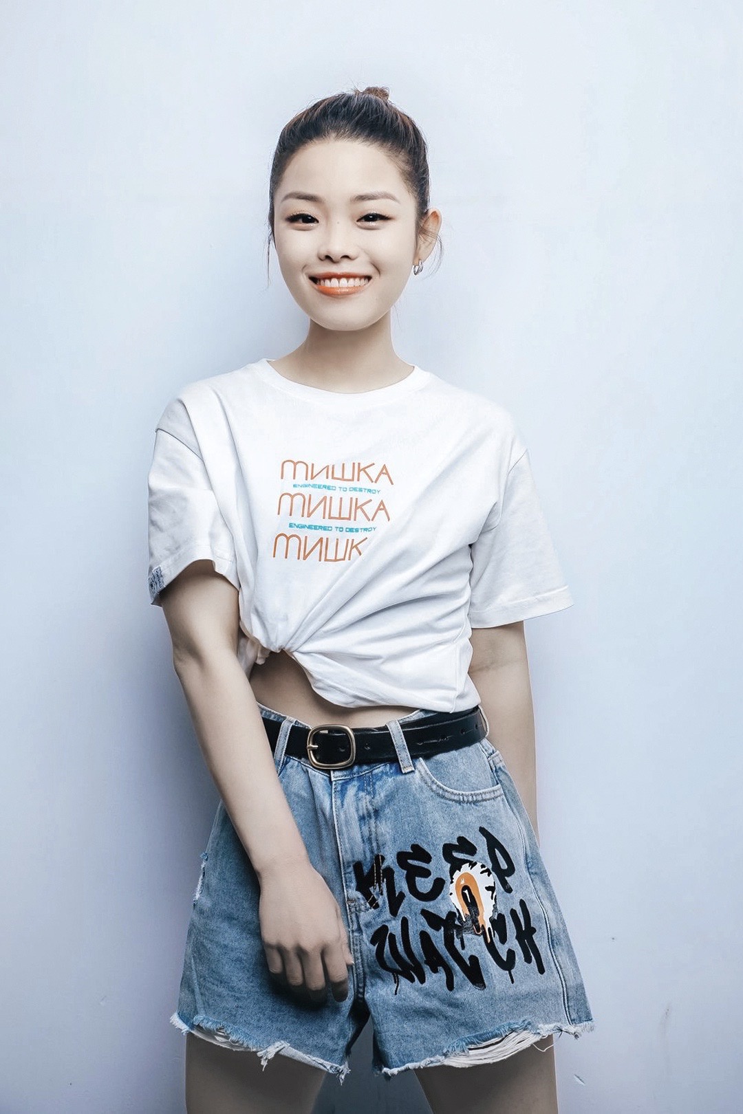 王莎莎近日现身直播 瘦身成功马甲线惹人羡慕