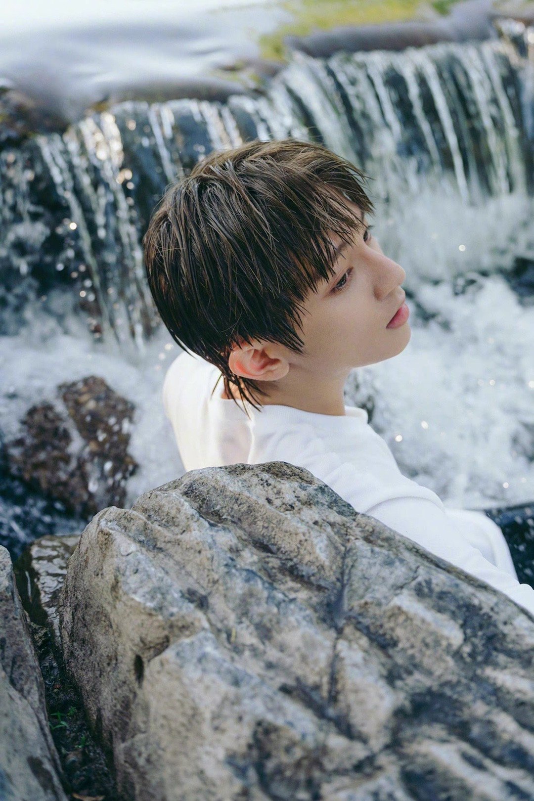 刘冠佑写真大片!清新自然青春阳光,迎接更好的自己