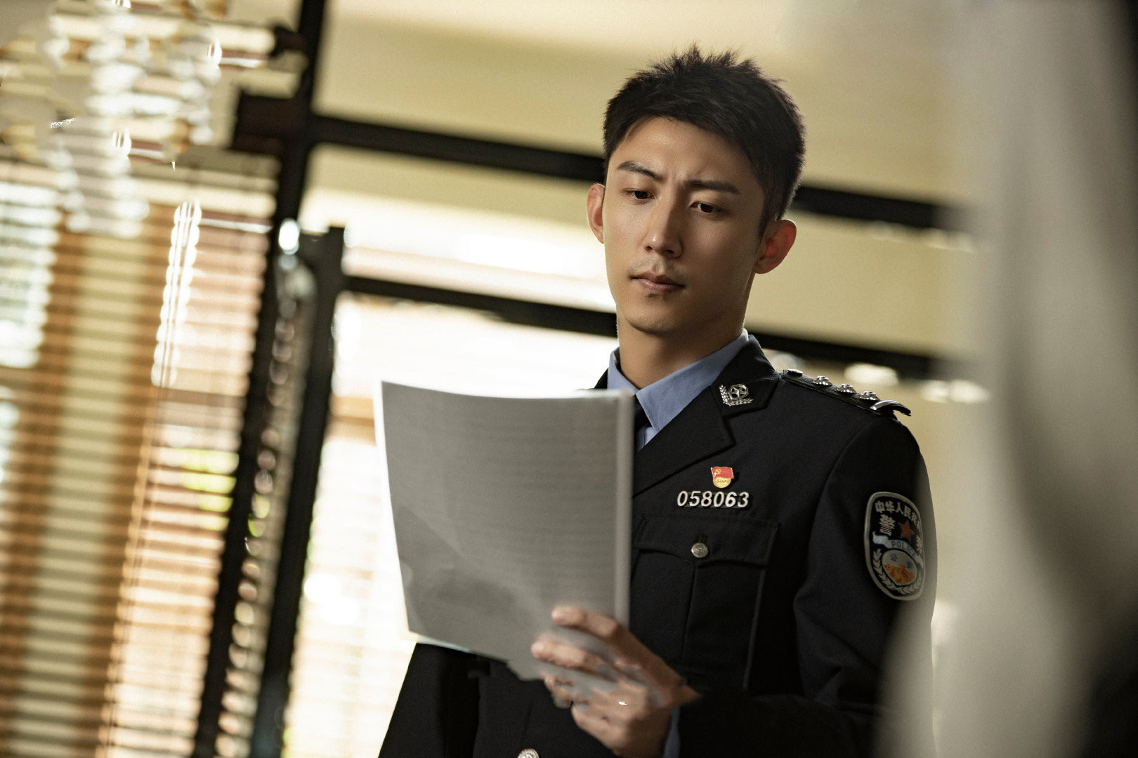 《罚罪》:常征的真实身份呼之欲出,赵家将有“大动作”|赵鹏超|父亲|儿子|母亲|大寿_新浪新闻