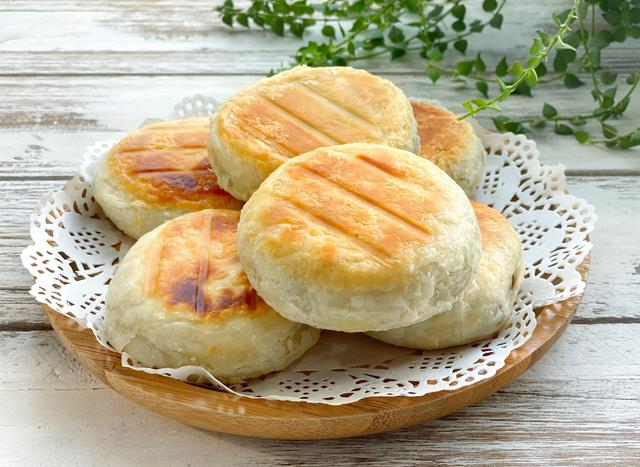 层层香酥的红豆饼在家就能做不用烤箱不用烤一看就会做