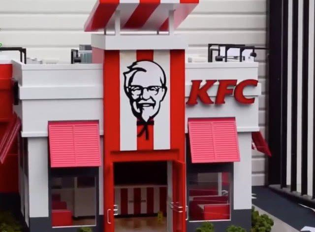 世界上最小的肯德基,一份套餐需10美元,网友:这真不是过家家吗休闲区蓝鸢梦想 - Www.slyday.coM 世界上最小的肯德基,一份套餐需10美元,网友:这真不是过家家吗休闲区蓝鸢梦想 - Www.slyday.coM