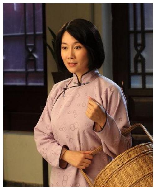 温峥嵘是一名职业演员.