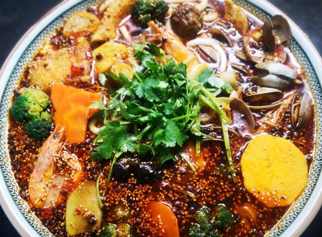 吃麻辣烫,盯着这4种贵菜拿!老板看了心慌慌,店员:这是高手